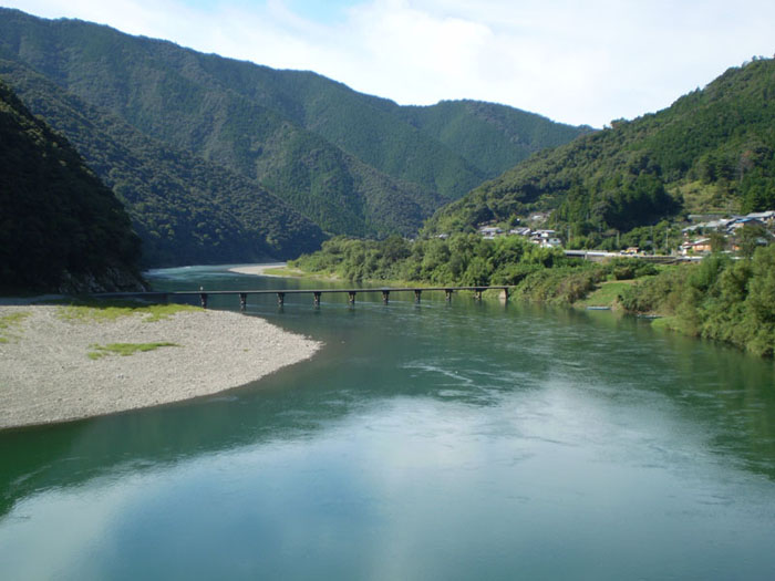 岩間沈下橋